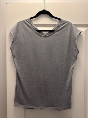 Solomon Sleeveless Crew Neck Top